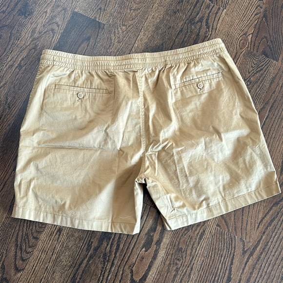 J. CREW MEN SHORTS NWT - Picture 3 of 3